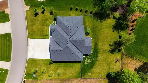 $915,000 | 13 Tahoma Ridge, Lake Winnebago, MO 64034
