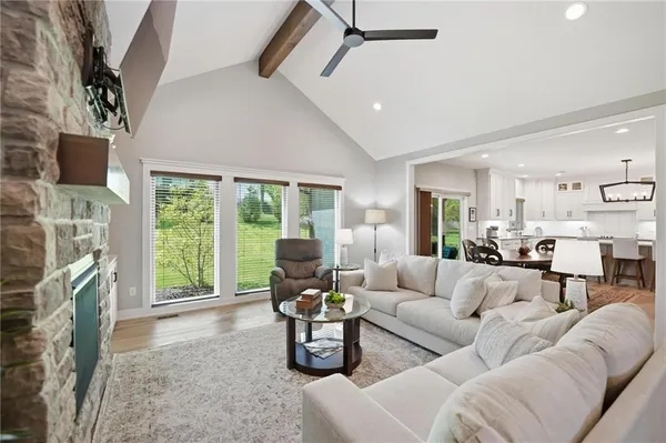 $915,000 | 13 Tahoma Ridge, Lake Winnebago, MO 64034