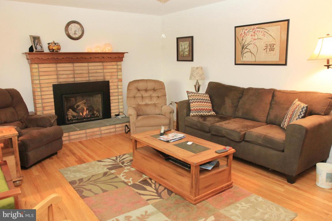 623 East Roseville Road Lancaster, PA 17601 - Photo 3 of 14 Gallery Image 3