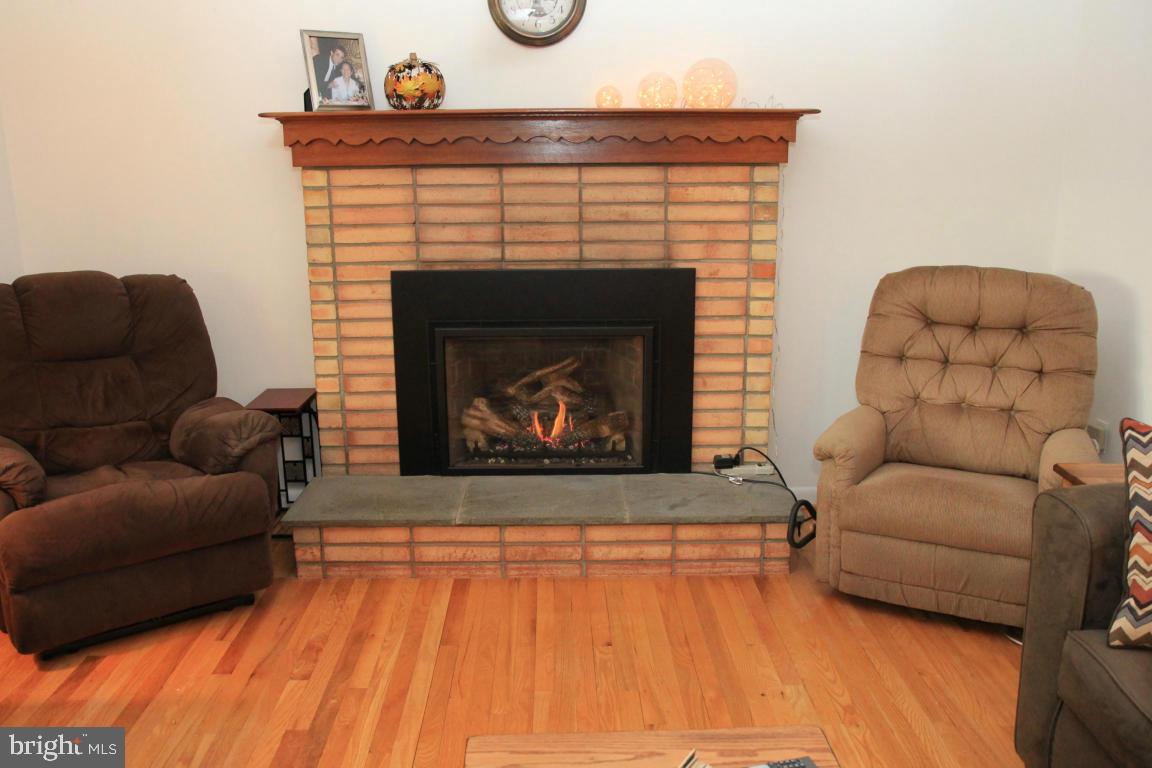 623 East Roseville Road Lancaster, PA 17601 - Photo 4 of 14 Gallery Image 4