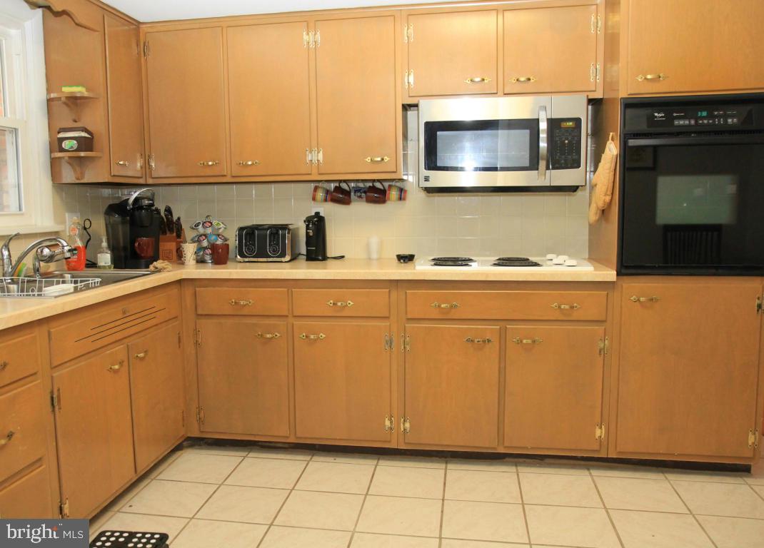 623 East Roseville Road Lancaster, PA 17601 - Photo 7 of 14 Gallery Image 7