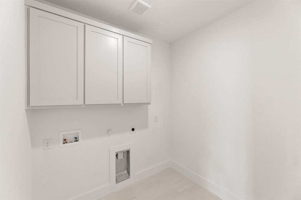 1617 Whisperwood Way Midlothian, TX 76065 - Photo 19 of 40 a view of an empty room