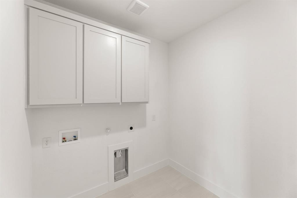 1617 Whisperwood Way Midlothian, TX 76065 - Photo 25 of 40 a view of an empty room