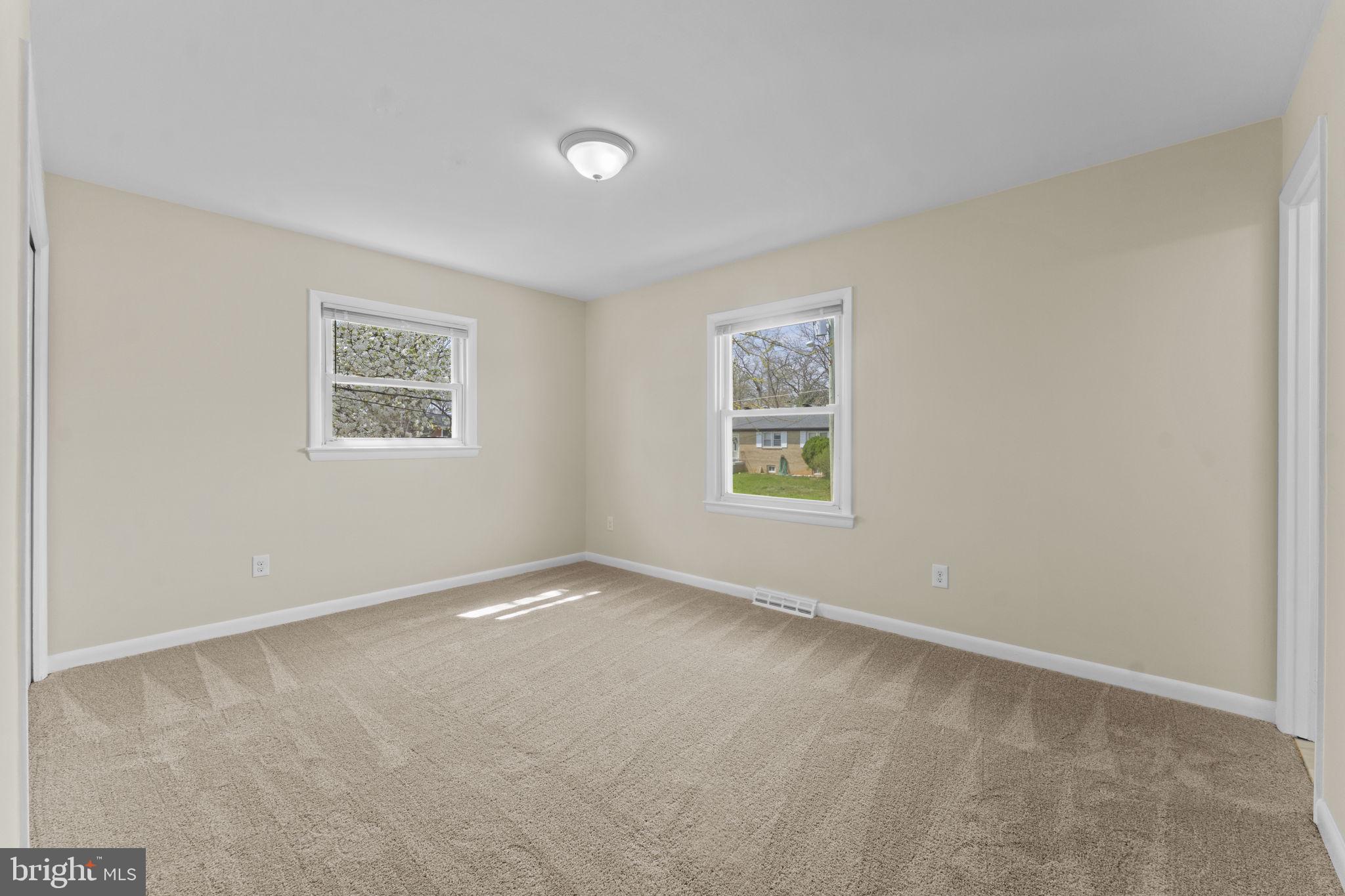 3003 Raymond Court Fort Washington, MD 20744 - Photo 21 of 30 an empty room with a window