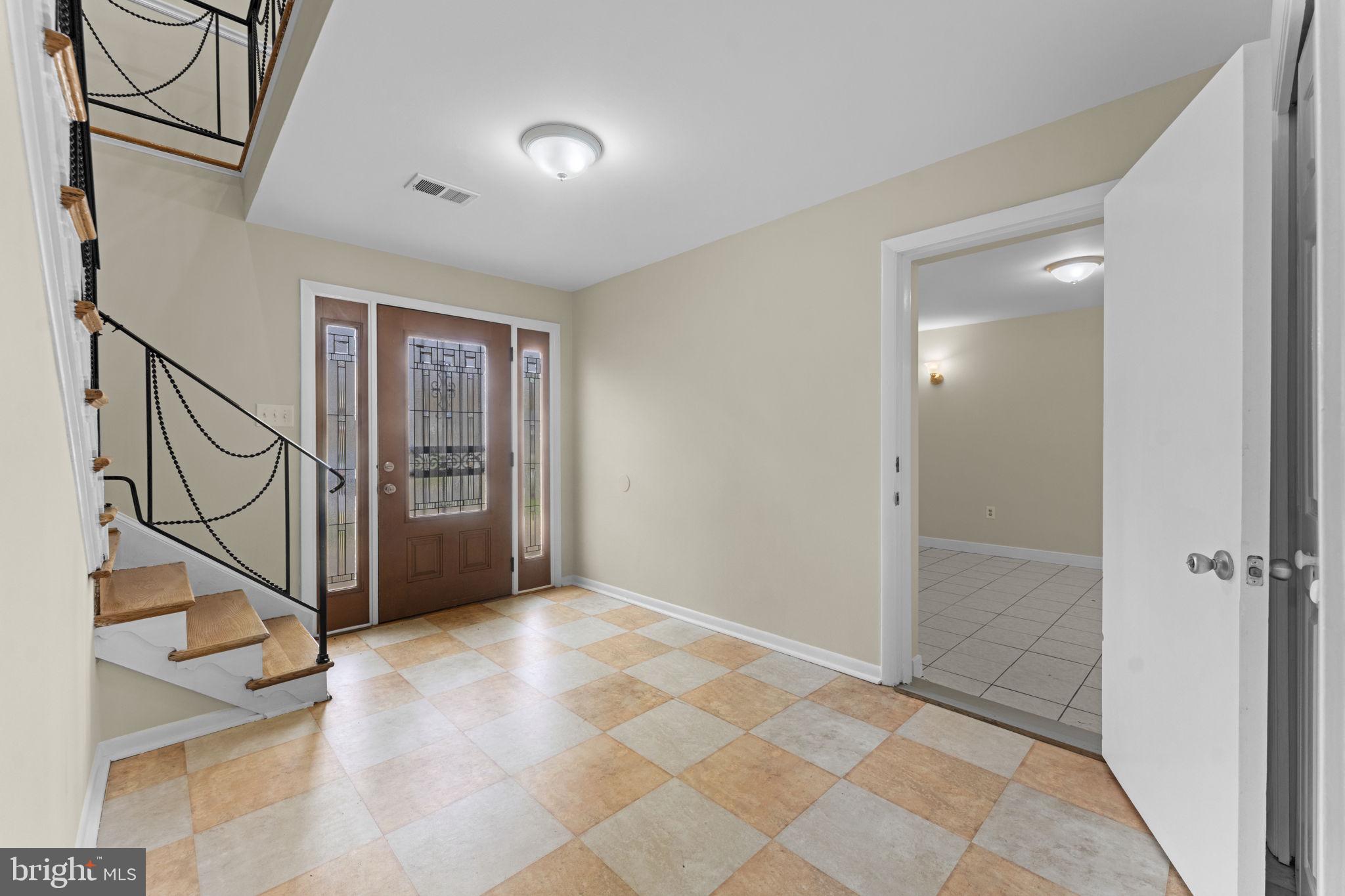 3003 Raymond Court Fort Washington, MD 20744 - Photo 3 of 30 a view of an entryway