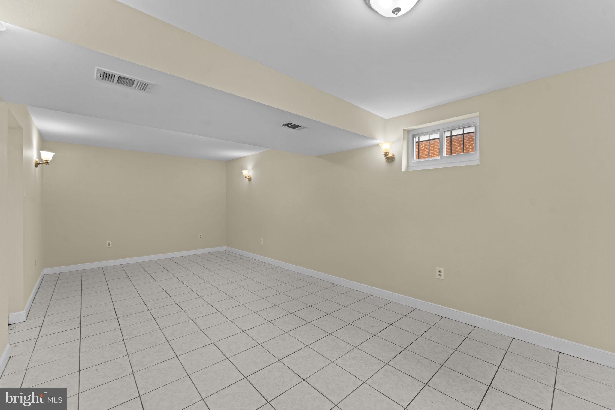 3003 Raymond Court Fort Washington, MD 20744 - Photo 6 of 30 a view of an empty room