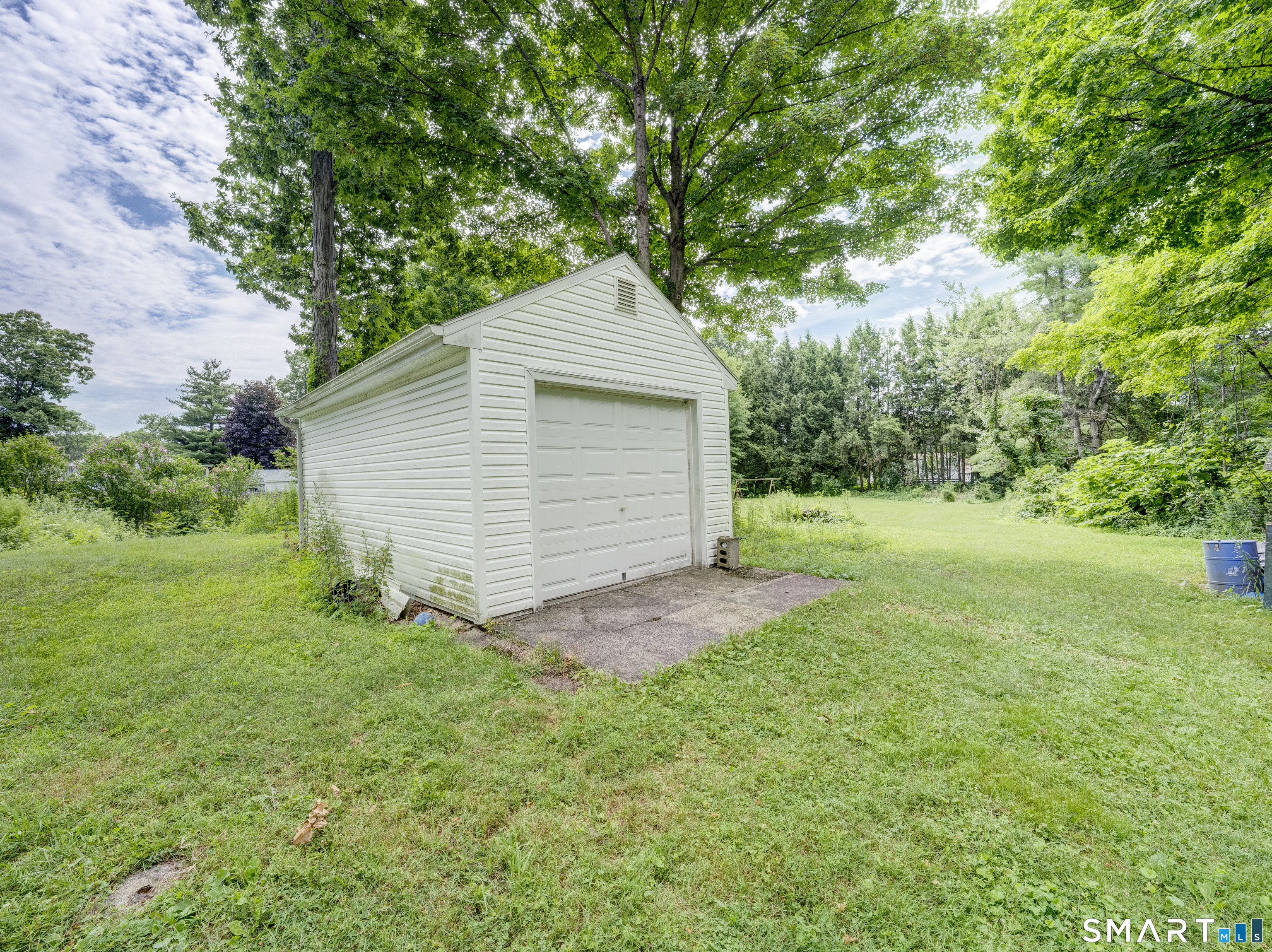 42 Mines Road Bristol, CT 06010 - Photo 8 of 30