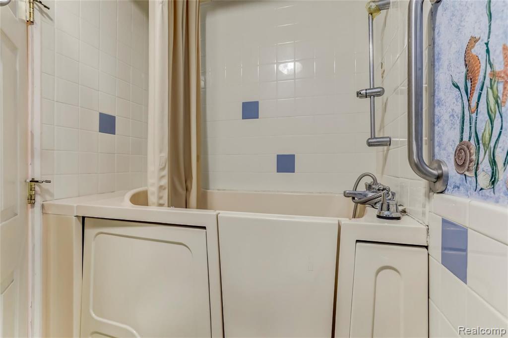 53400 Chesterfield Road Chesterfield, MI 48051 - Photo 23 of 36