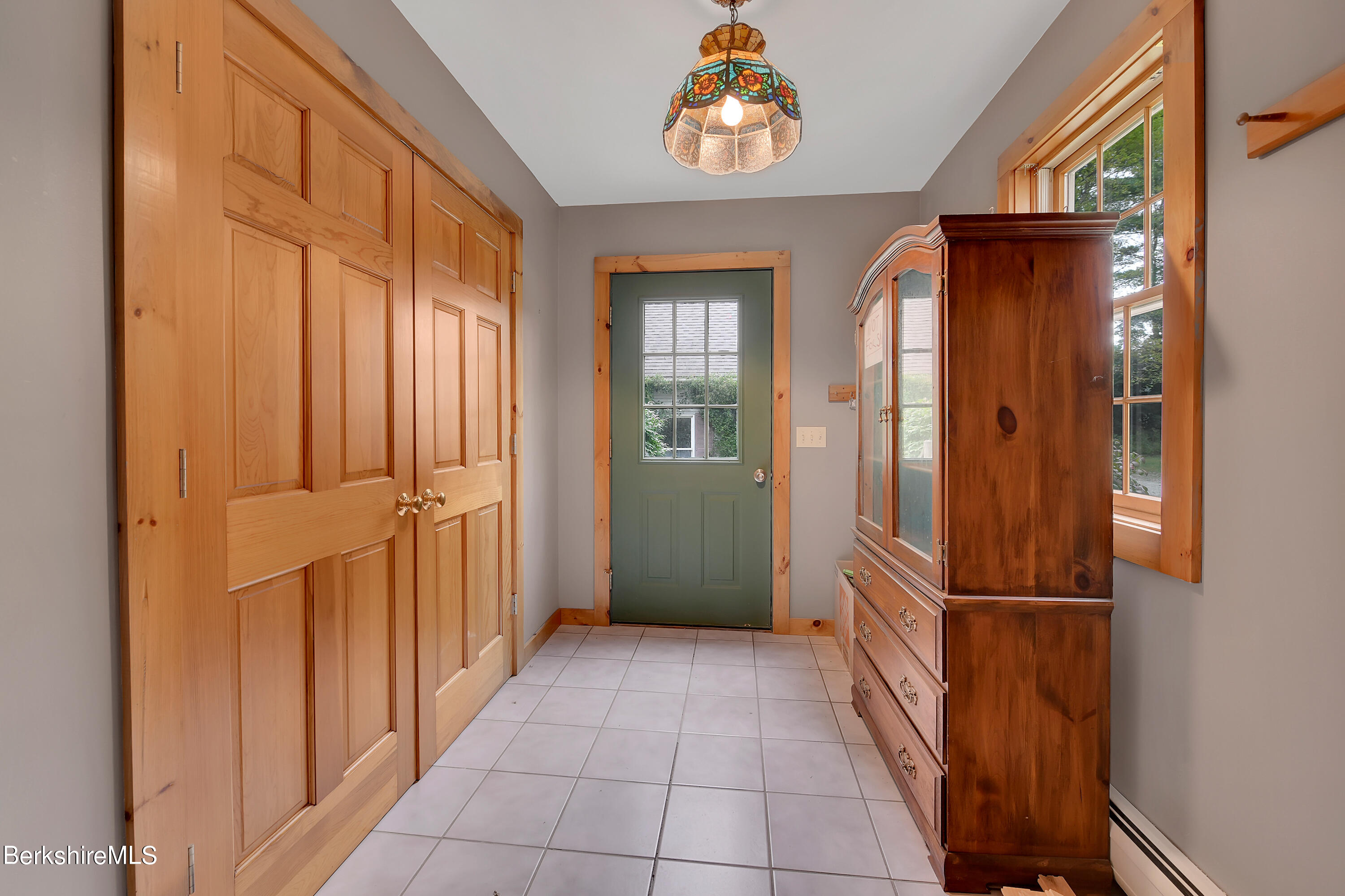 24 Prospect Lake Road Egremont, MA 01230 - Photo 4 of 16 Entryway