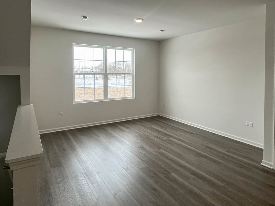 307 Foxglove Drive Bartlett, IL 60103 - Photo 3 of 32