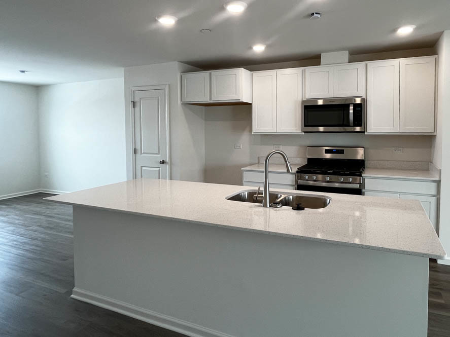 307 Foxglove Drive Bartlett, IL 60103 - Photo 6 of 32