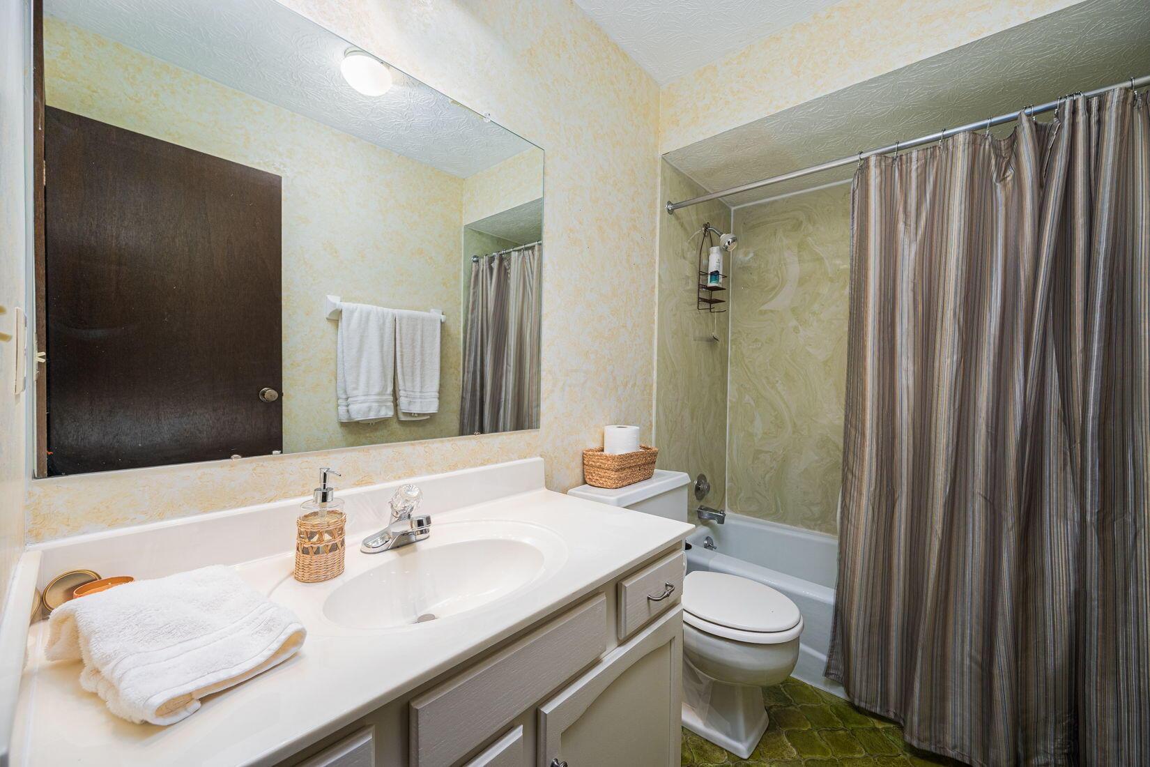 542 South Spring Road Westerville, OH 43081 - Photo 26 of 38 Full Bath