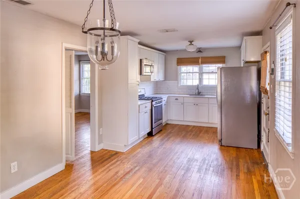 $2,000 | 2201 East 41st Street, Savannah, GA 31404