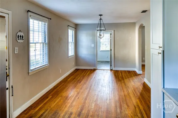 $2,000 | 2201 East 41st Street, Savannah, GA 31404