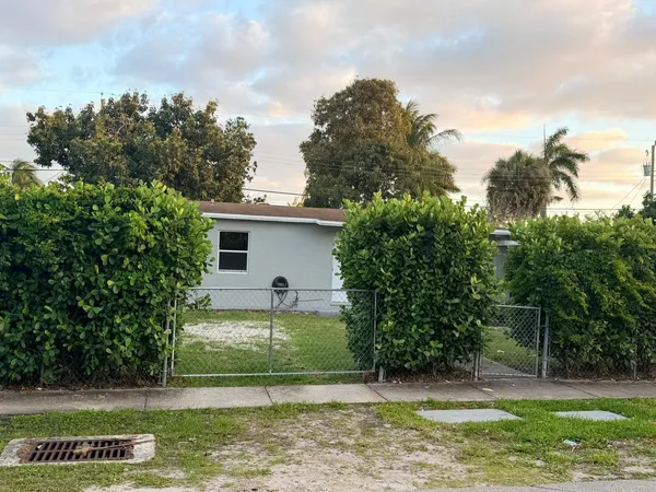 $2,650 | 740 Aspen Road, West Palm Beach, FL 33409