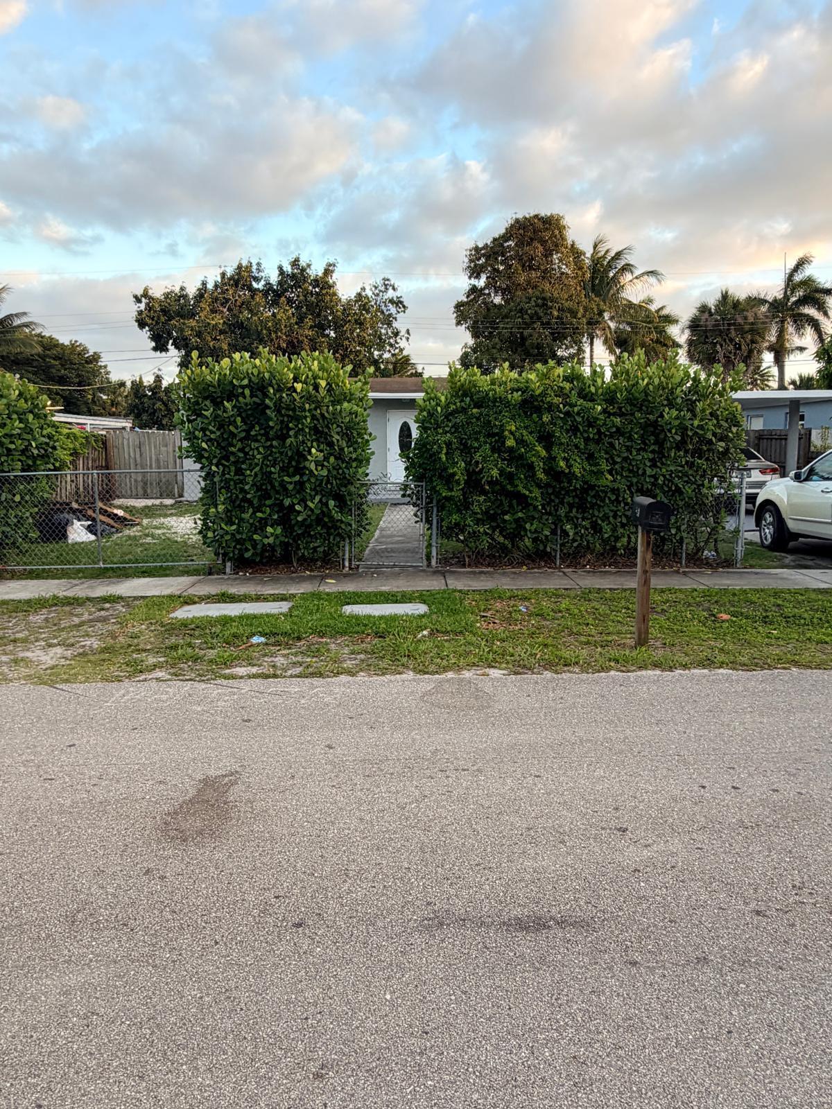 740 Aspen Road West Palm Beach, FL 33409 - Photo 5 of 63 WhatsApp Image 2026-04-17 at 5.55.28 PM