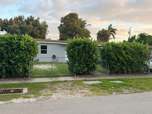 $2,650 | 740 Aspen Road, West Palm Beach, FL 33409