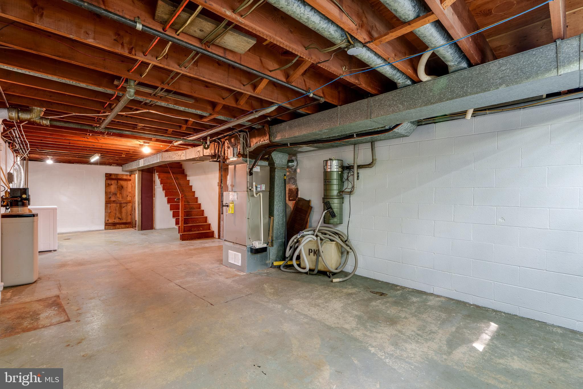 112 Springhouse Road Lancaster, PA 17603 - Photo 39 of 51 Basement Utility View