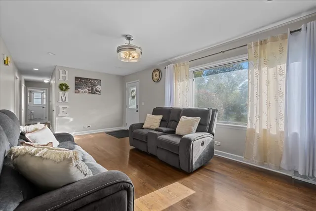 $439,900 | 1302 Cary Road, Algonquin, IL 60102