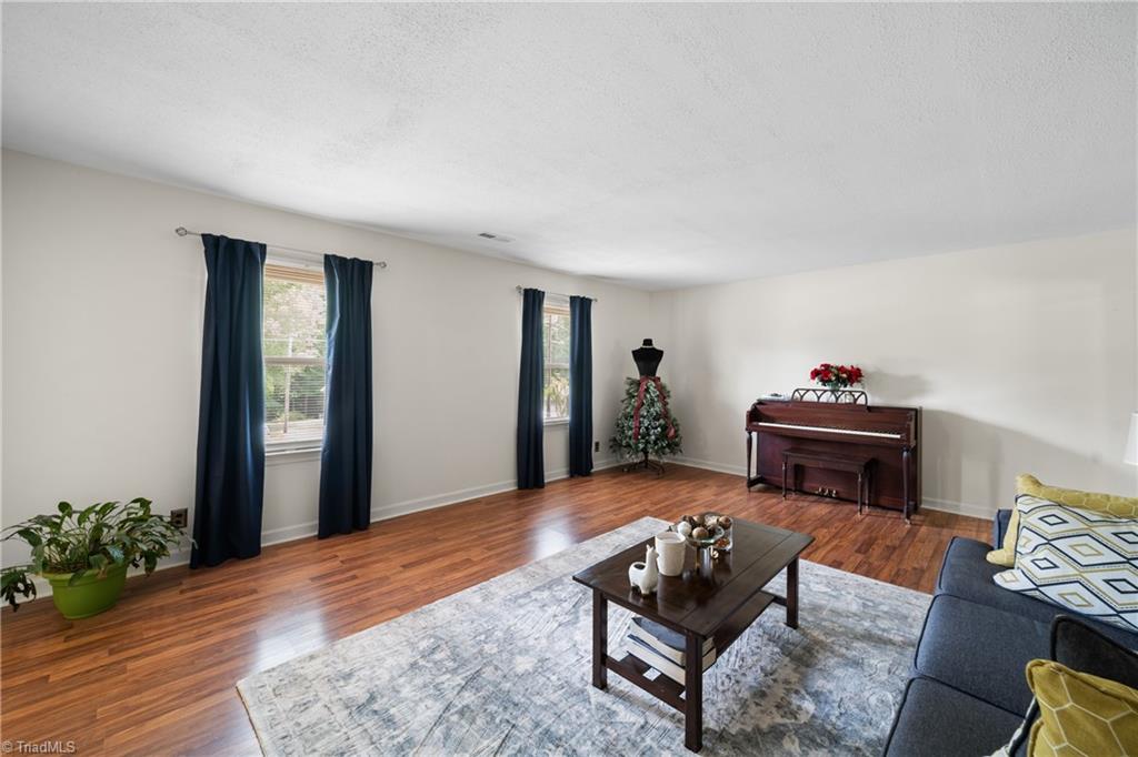 3845 Whitehaven Road Winston-Salem, NC 27106 - Photo 8 of 37