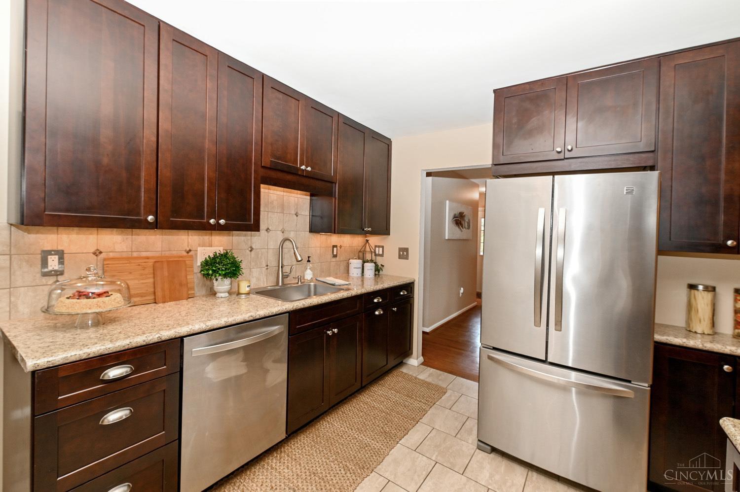 314 Meadowcrest Road Cincinnati, OH 45231 - Photo 3 of 51 Gallery Image 3