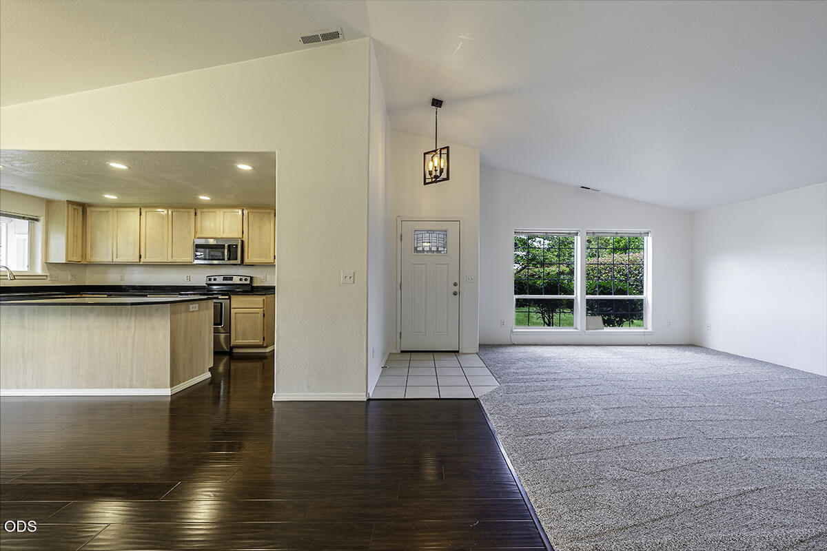 1118 Angela Court Central Point, OR 97502 - Photo 21 of 22