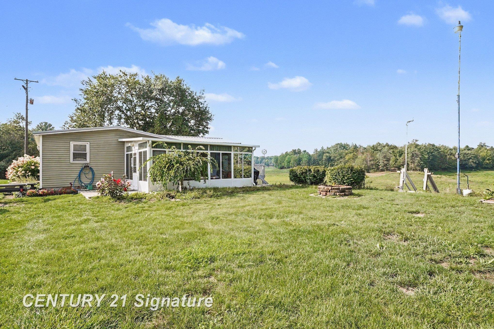 4900 Dundas Road Beaverton, MI 48612 - Photo 26 of 31 50220552-2abdcfdc-4bf6-45ca-95a5-a1c227d53043.JPG