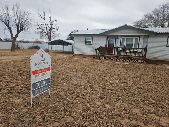 $110,000 | 205 West 4th Street, Sundown, TX 79372