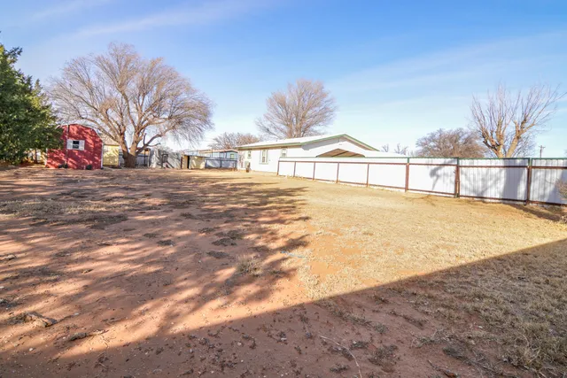 $110,000 | 205 West 4th Street, Sundown, TX 79372