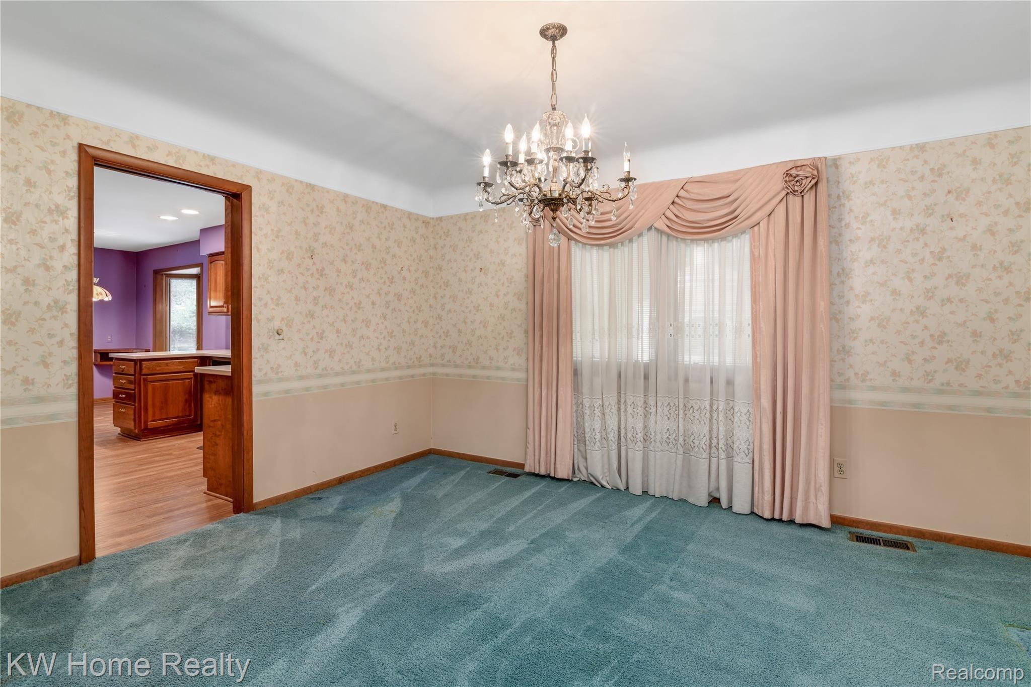 30059 Richmond Road Farmington, MI 48334 - Photo 6 of 39 10-print-30059 Richmond Road - Farmington Hills0005.jpg