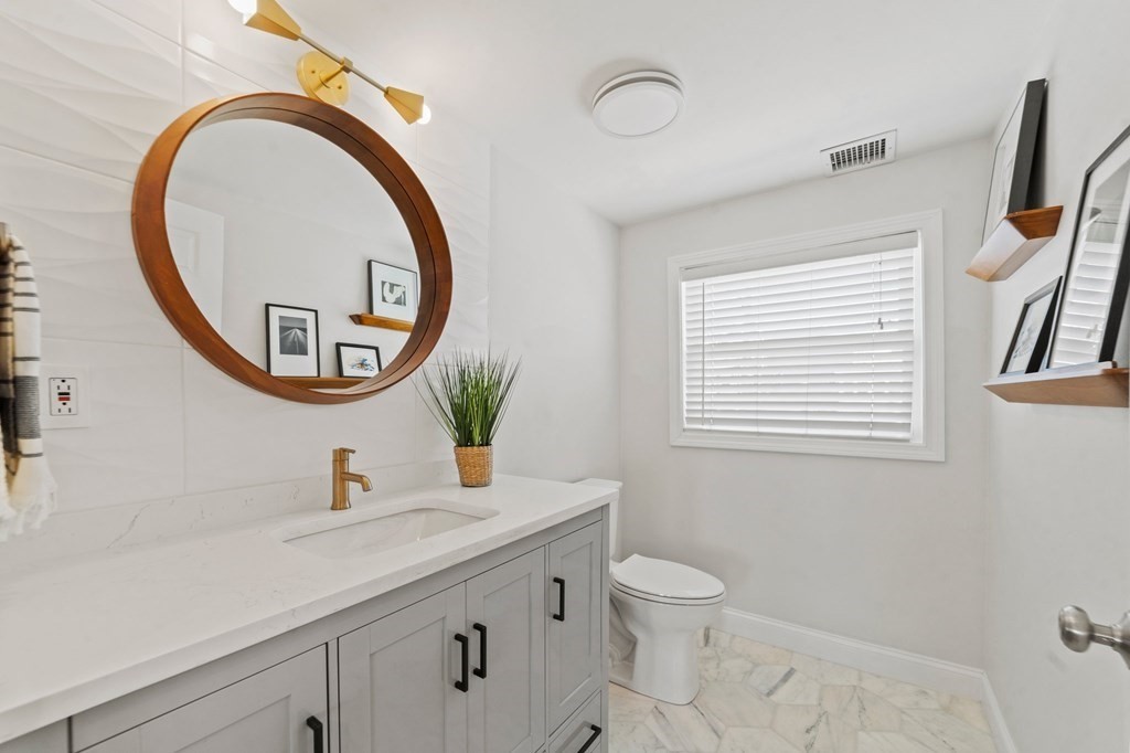 123 Upland Road Winthrop, MA 02152 - Photo 12 of 24 Gallery Image 12