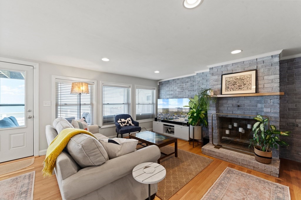 123 Upland Road Winthrop, MA 02152 - Photo 4 of 24 Gallery Image 4