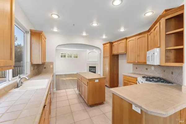 $1,200,000 | 397 Parkview Drive, Healdsburg, CA 95448