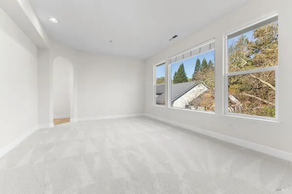 $1,200,000 | 397 Parkview Drive, Healdsburg, CA 95448