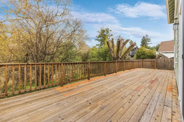 $1,200,000 | 397 Parkview Drive, Healdsburg, CA 95448