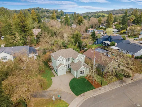 $1,200,000 | 397 Parkview Drive, Healdsburg, CA 95448