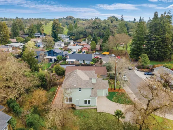 $1,200,000 | 397 Parkview Drive, Healdsburg, CA 95448