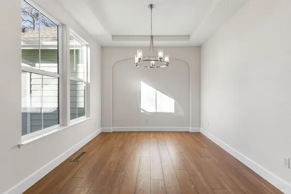 $1,200,000 | 397 Parkview Drive, Healdsburg, CA 95448