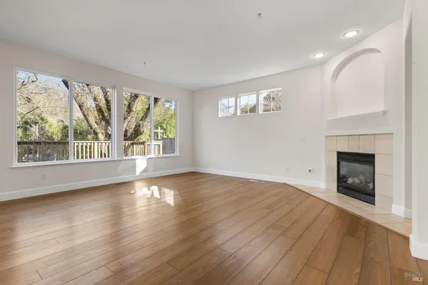$1,200,000 | 397 Parkview Drive, Healdsburg, CA 95448