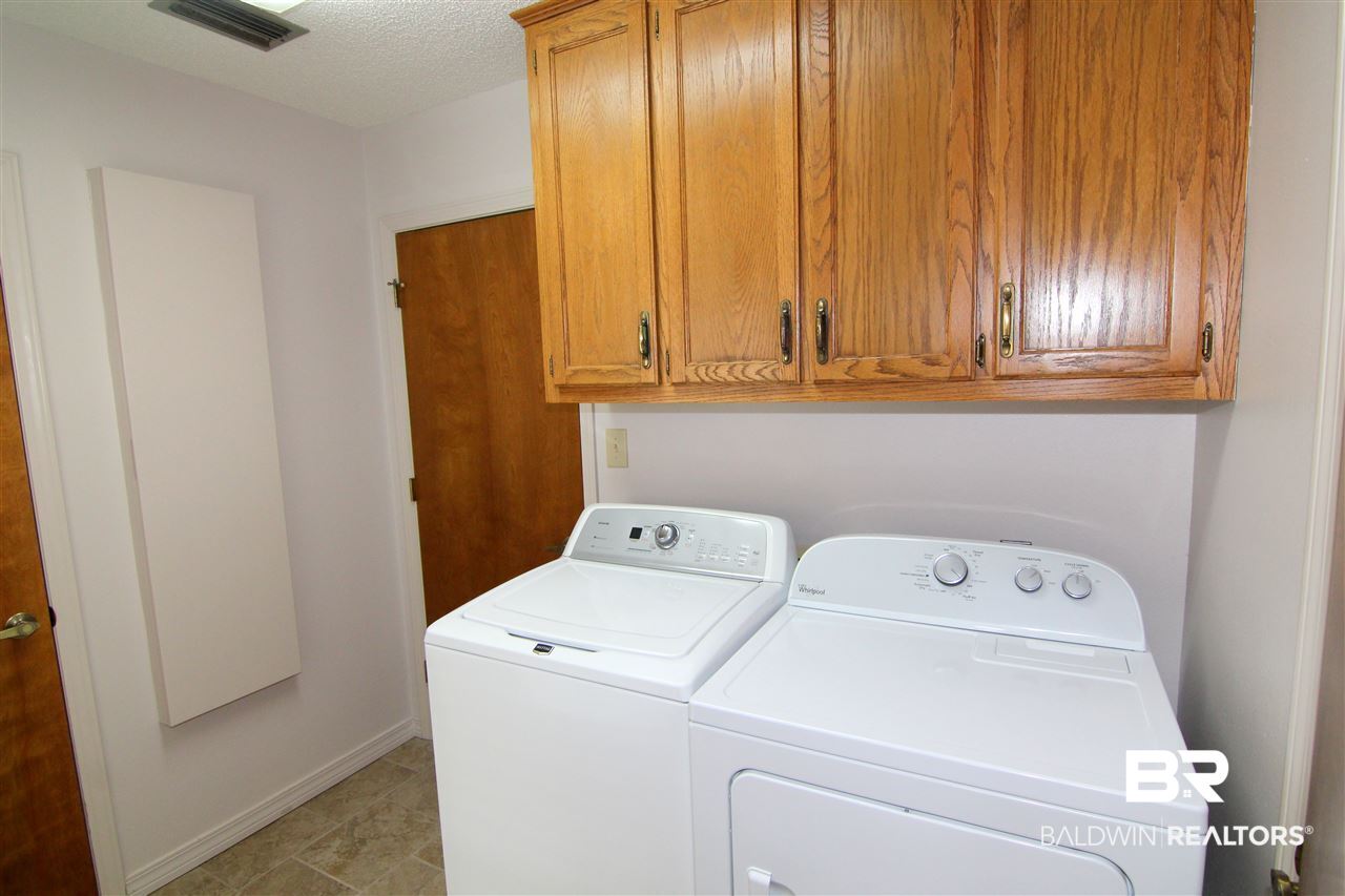 600 Oak Ridge Court West Daphne, AL 36526 - Photo 21 of 35 Laundry Room