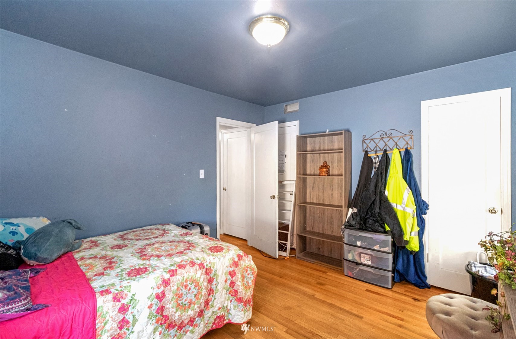 627 Madison Street Everett, WA 98203 - Photo 16 of 23 a bedroom with a bed and a window