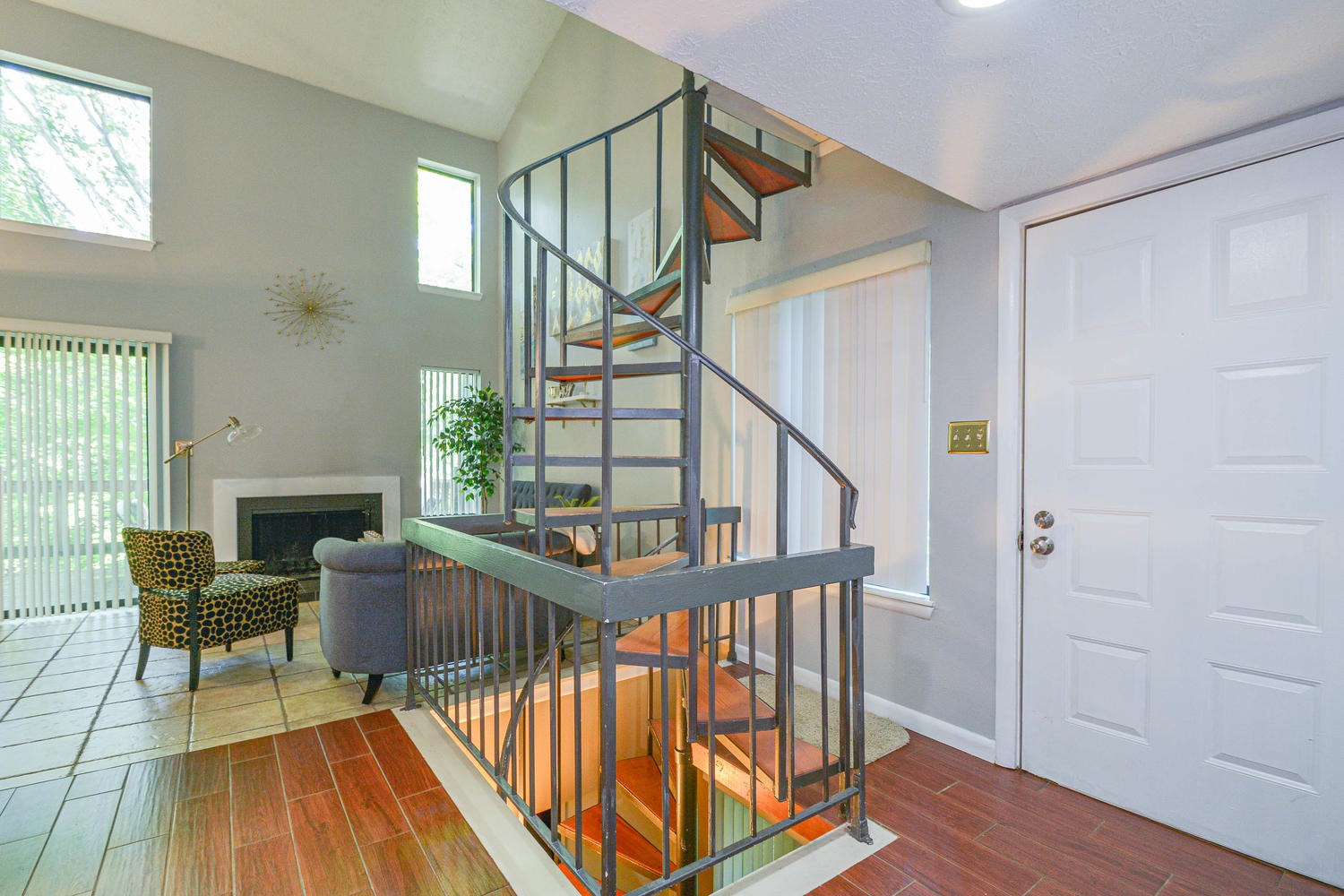 9022 South Pointe Ridge Lane Bloomington, IN 47401 - Photo 2 of 23 Gallery Image 2