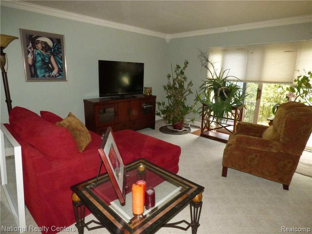 2859 East Maple Road, Unit 16 Birmingham, MI 48009 - Photo 2 of 9