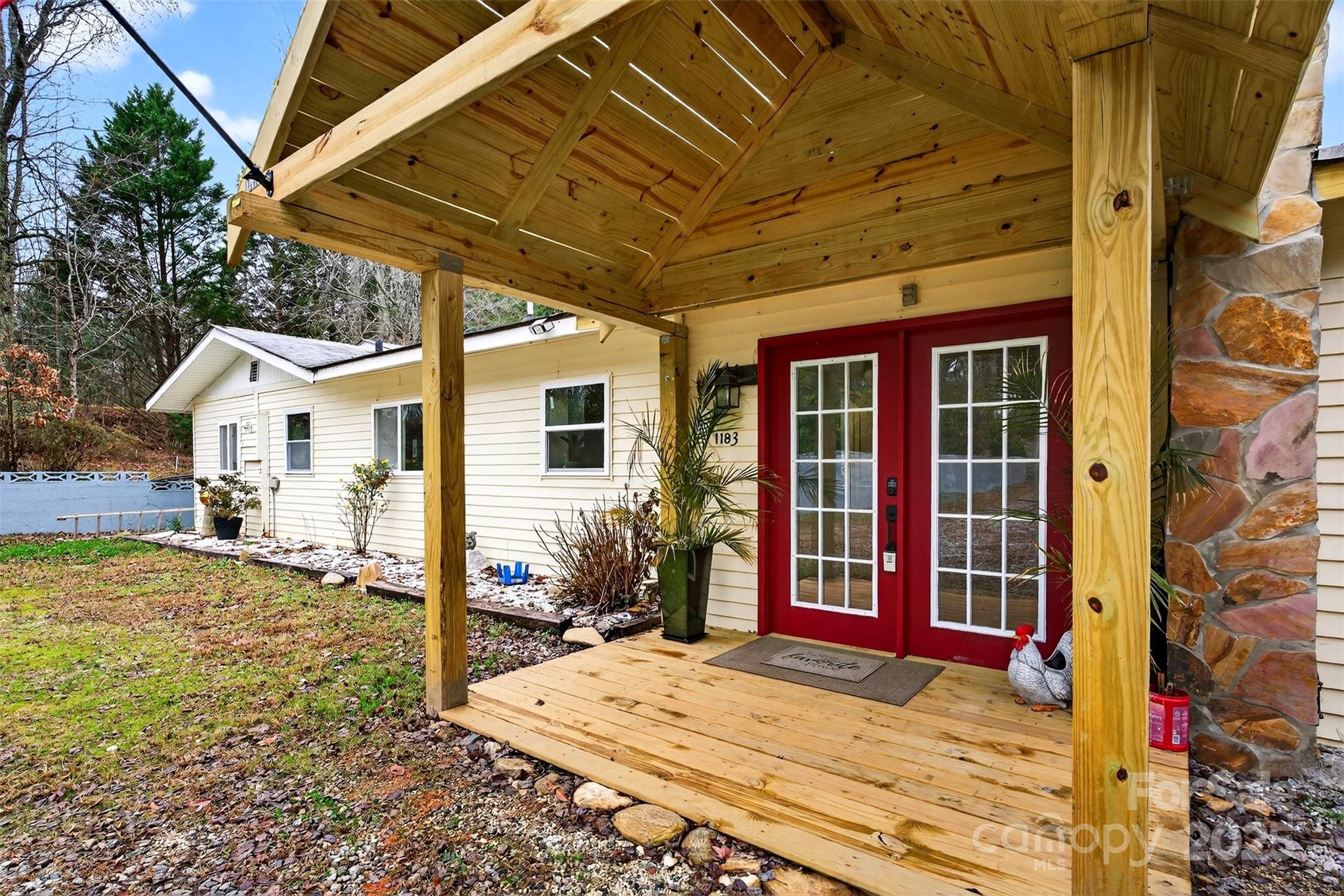 1183 Sandy Plains Road Tryon, NC 28782 - Photo 4 of 37