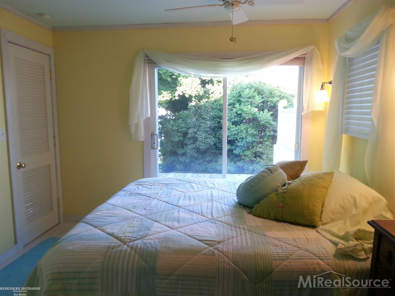 2245 Lakeshore Road Applegate, MI 48401 - Photo 15 of 40 31236130-14.JPG