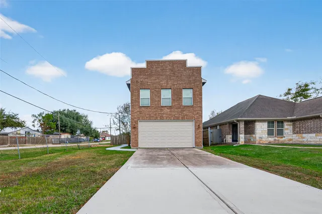 $2,000 | 146 Disney Street, Arcola, TX 77583