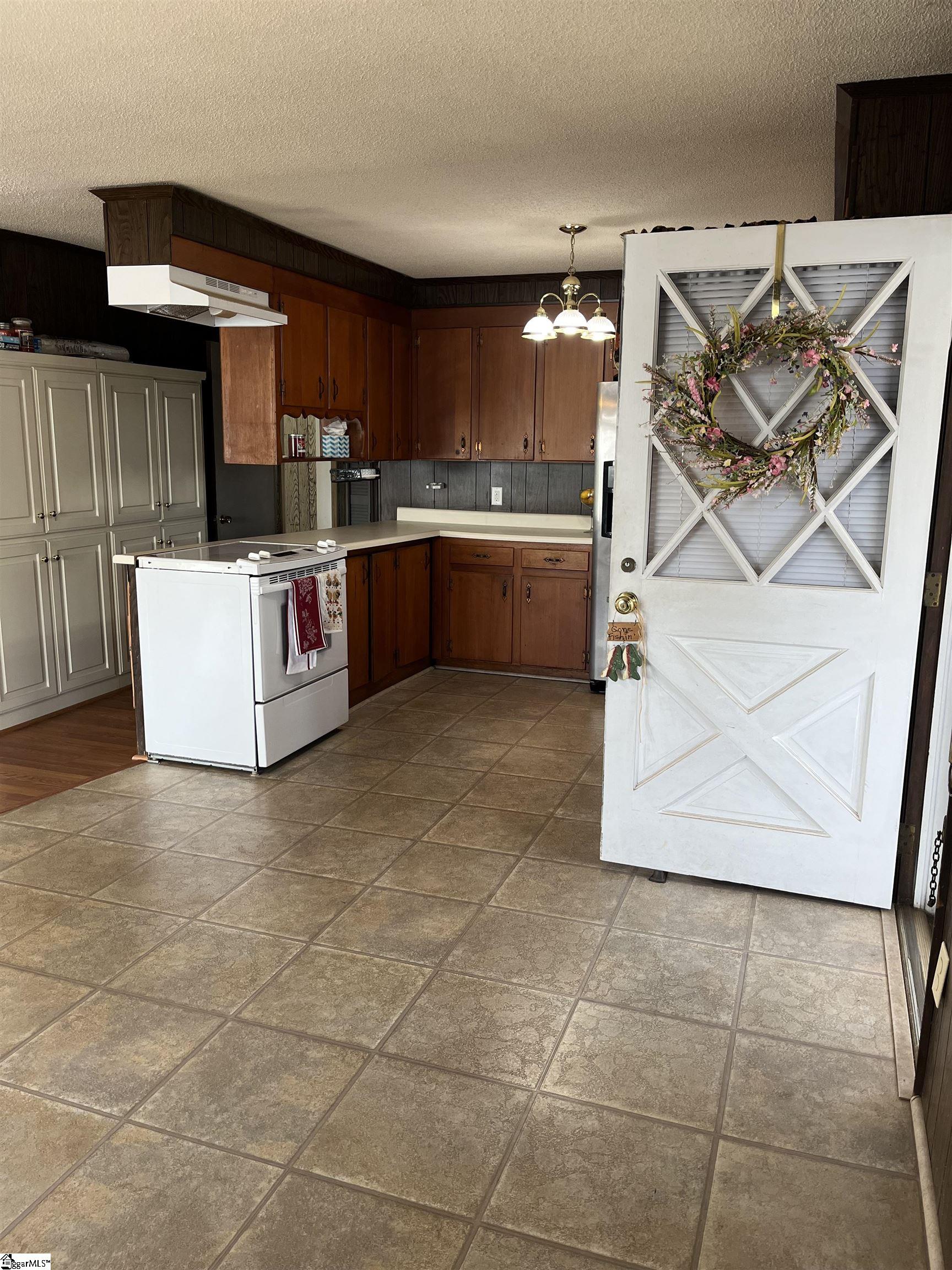 305 Lyman Lake Road Lyman, SC 29365 - Photo 5 of 36