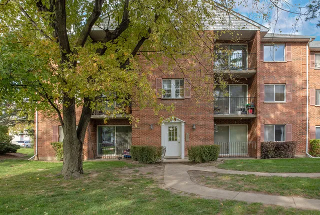 $249,900 | 7875 North Caldwell Avenue, Unit 302, Niles, IL 60714