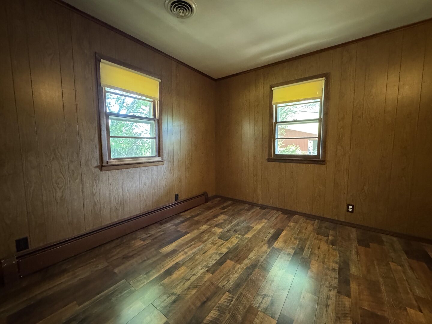 3536 West Grange Hall Road Murphysboro, IL 62966 - Photo 20 of 40 a view of an empty room and window