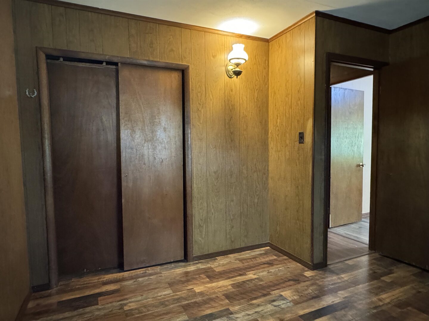 3536 West Grange Hall Road Murphysboro, IL 62966 - Photo 22 of 40 an empty room with closet door